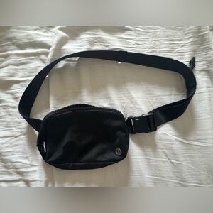 Lululemon Everywhere Belt Bag 1L